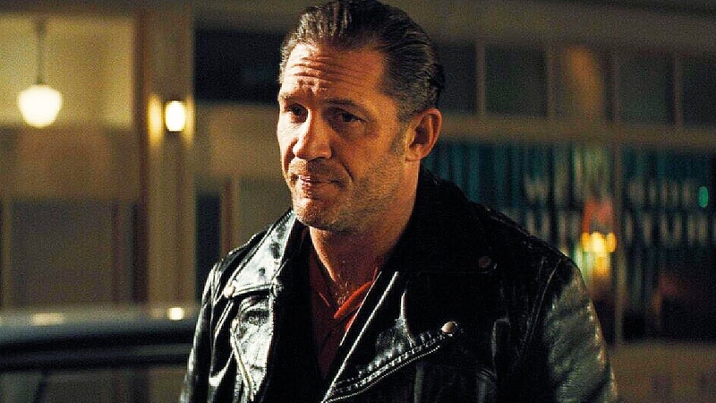 Том харди triumph. Том харди на мотоцикле фото. Том харди на мотоцикле. Том харди с мечом. Том харди 2023 байкер.