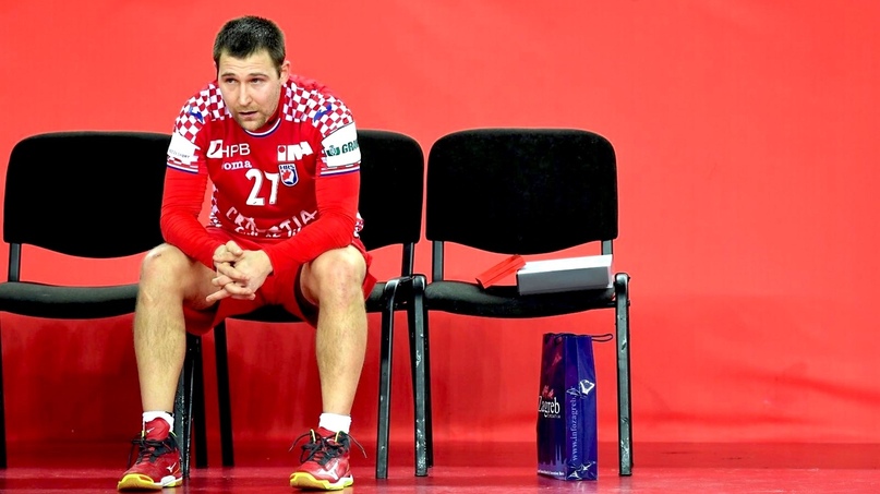 Звонок звезде. Иван Чупич: "Смотрю на Дибирова и тоже хочу играть долго", изображение №7
